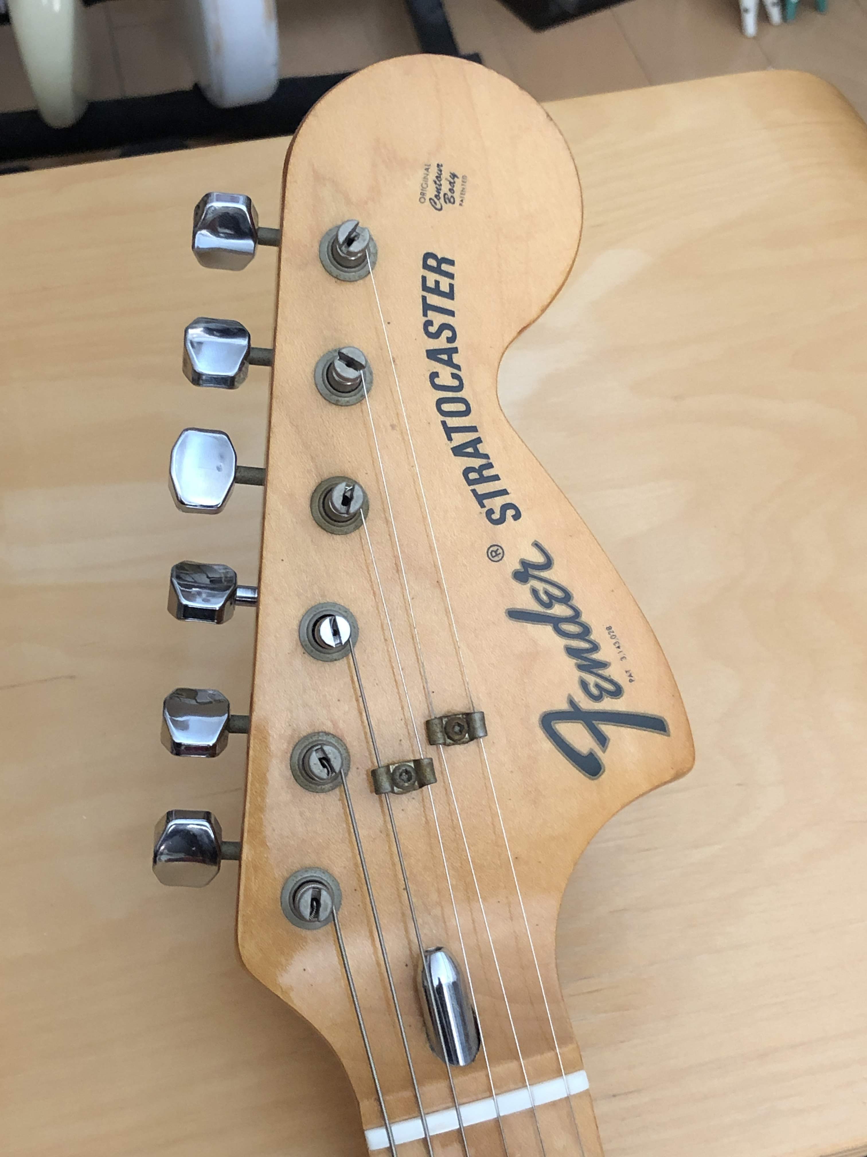 Fender '73 Strato ペグの破損、代替品の加工 – scrapbook