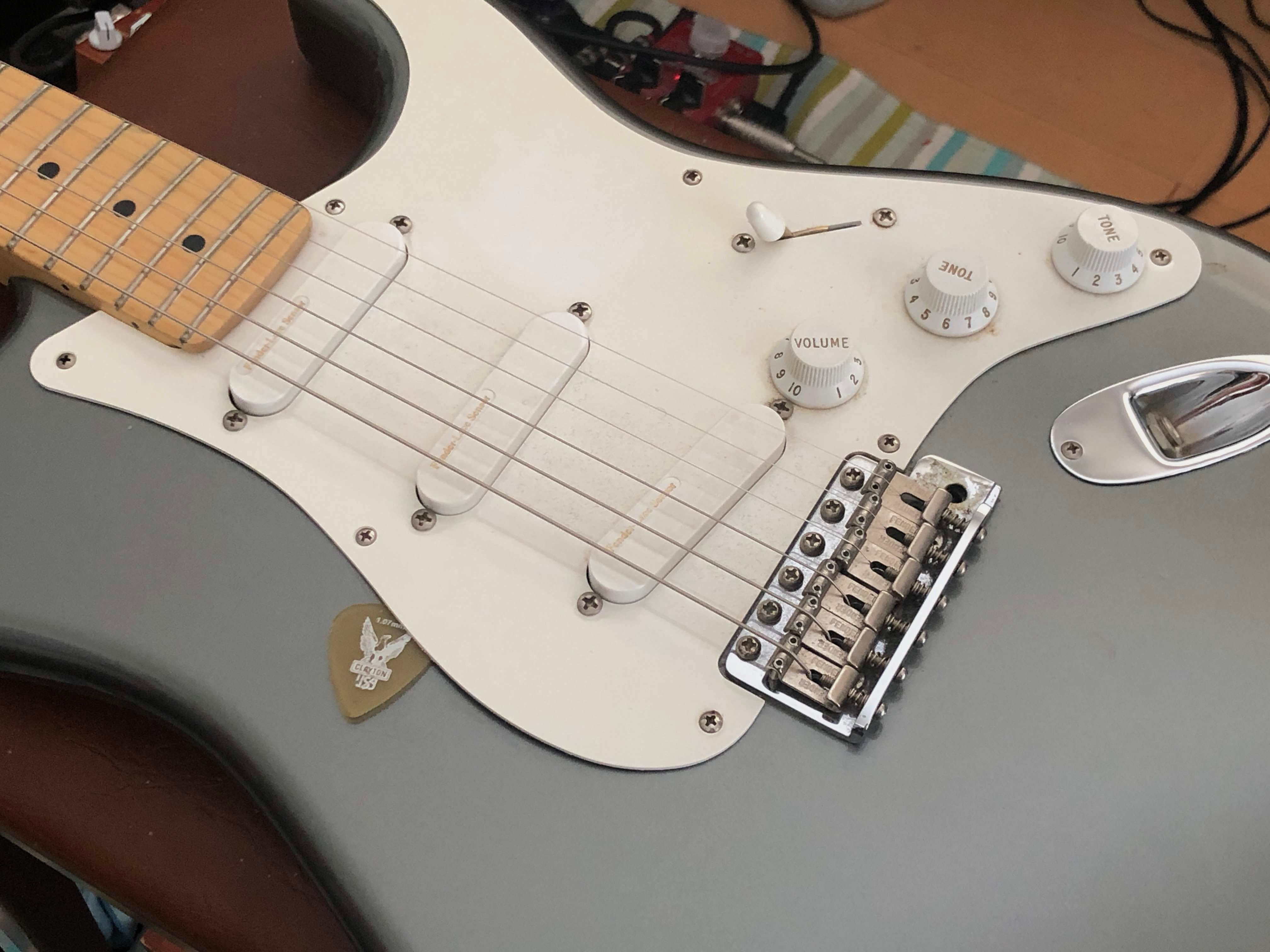Fender USA Eric Clpaton Signature with Strato Lace Sensor – scrapbook